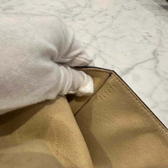 Louis Vuitton Florentine Monogram Canvas
Pochette - Picture 13 of 15